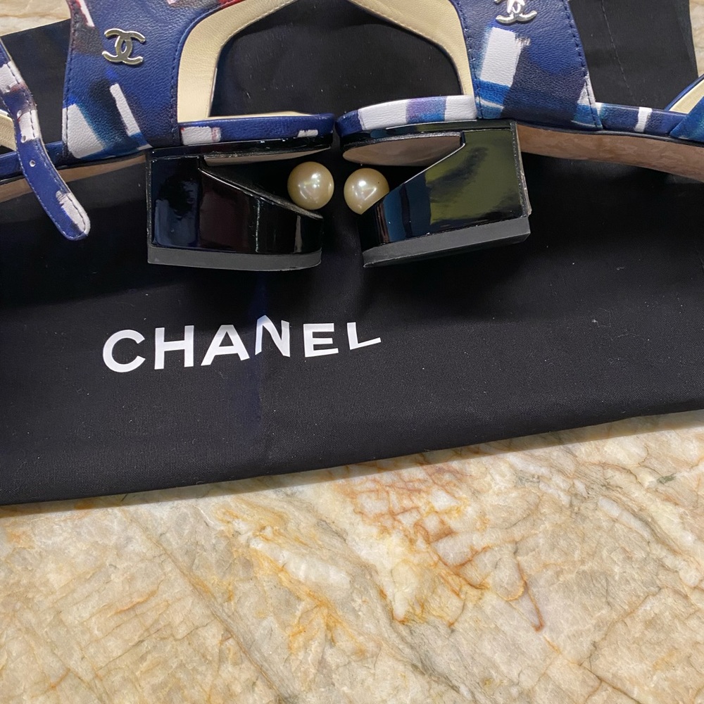 CHANEL SANDALS - Picture 6 of 15